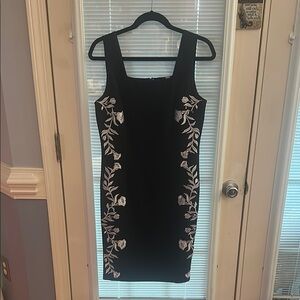 Tahari Black and White Sleeveless Sheath Dress